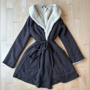 Anthropologie Saturday/Sunday Gray/Cream Sherpa Lined Women’s Robe Size Large